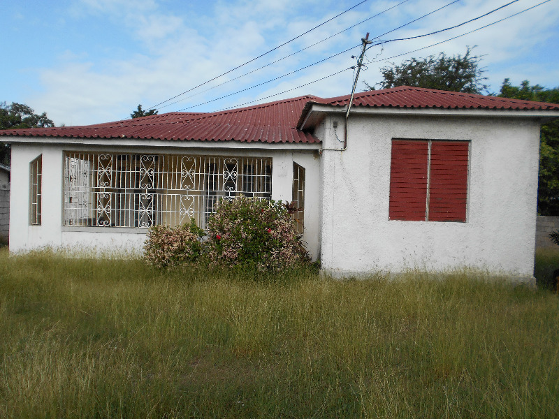 House For Sale 15 Dumbarton Avenue, Kingston 10 25,000,000 Keez