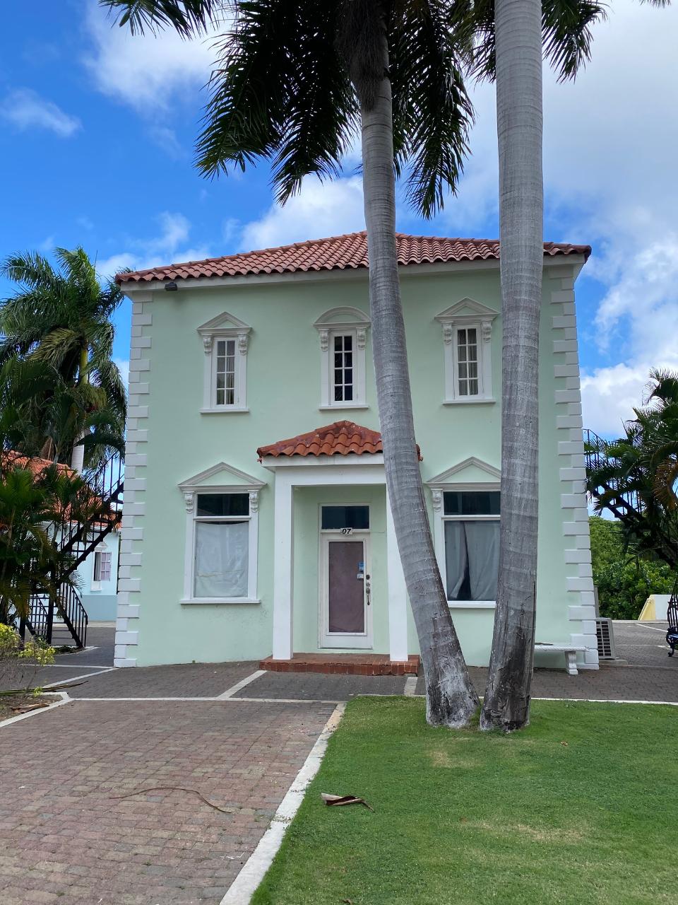 Commercial Bldg/Offices for Rent Half Moon
