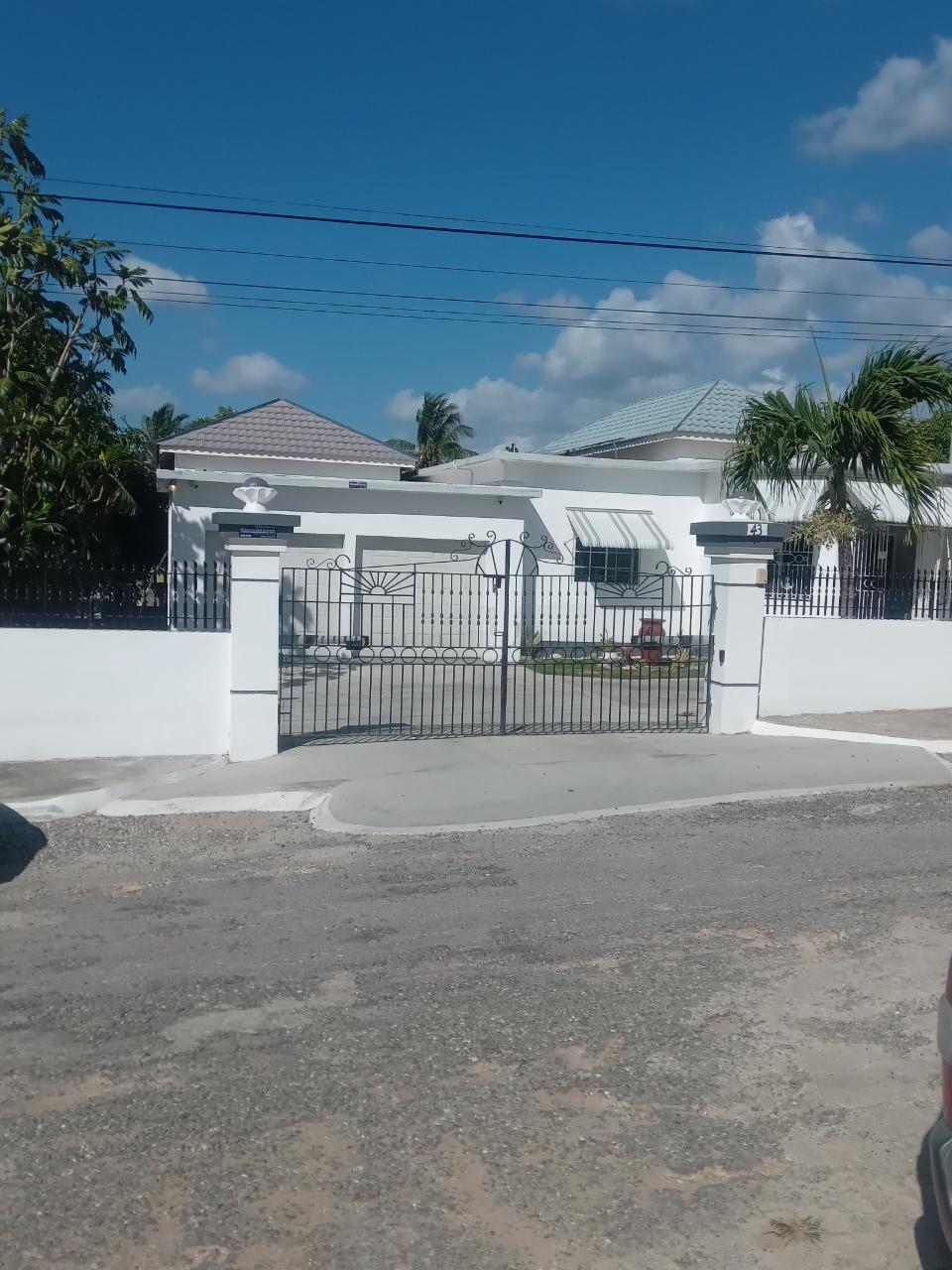ESSENTIAL PROPERTIES LIMITED House for Sale JMD 27000000 Spanish
